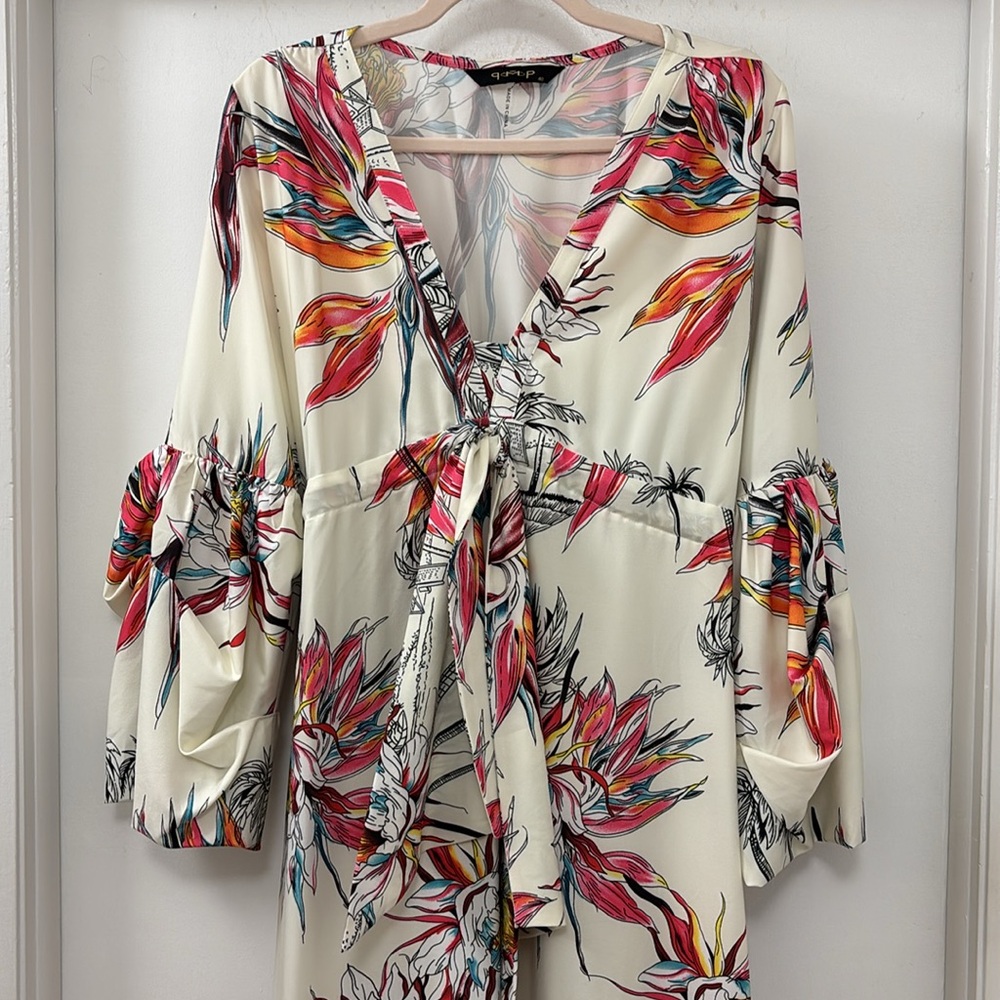 Floral V-Neck Tie-Front maxi dress European Size 40 ( US 8-10) - Picture 2 of 7